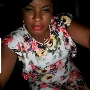 Meet your Posher, Monique